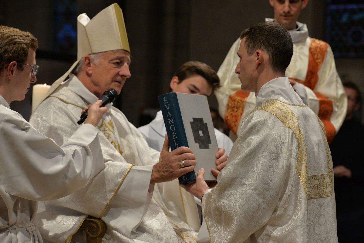 Ordinations diaconales en vue du sacerdoce à Saint-Hippolyte. © Marie-Christine Bertin / Diocèse de Paris.