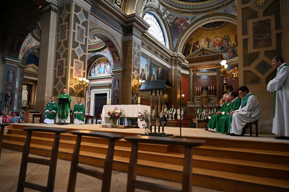 Messe d'action de grâce pour le ministère de Mgr Thibault Verny à Paris. © Marie-Christine Bertin / Diocèse de Paris.