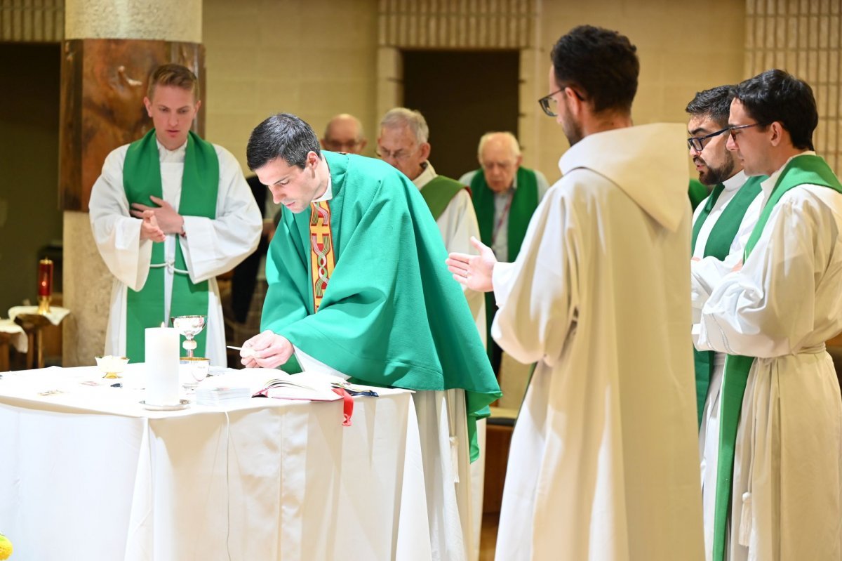 Messe des nouveaux prêtres à la Maison Marie-Thérèse. © Marie-Christine Bertin / Diocèse de Paris.