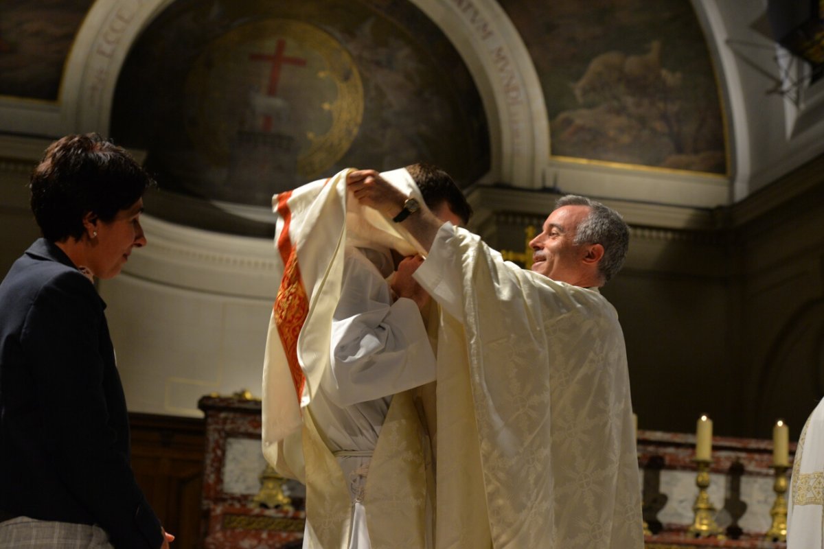 Ordinations diaconales en vue du sacerdoce 2019. Par Mgr Philippe Marsset, évêque auxiliaire de Paris, le 22 septembre 2019 à Saint-Jean-Baptiste de Grenelle. © Marie-Christine Bertin / Diocèse de Paris.