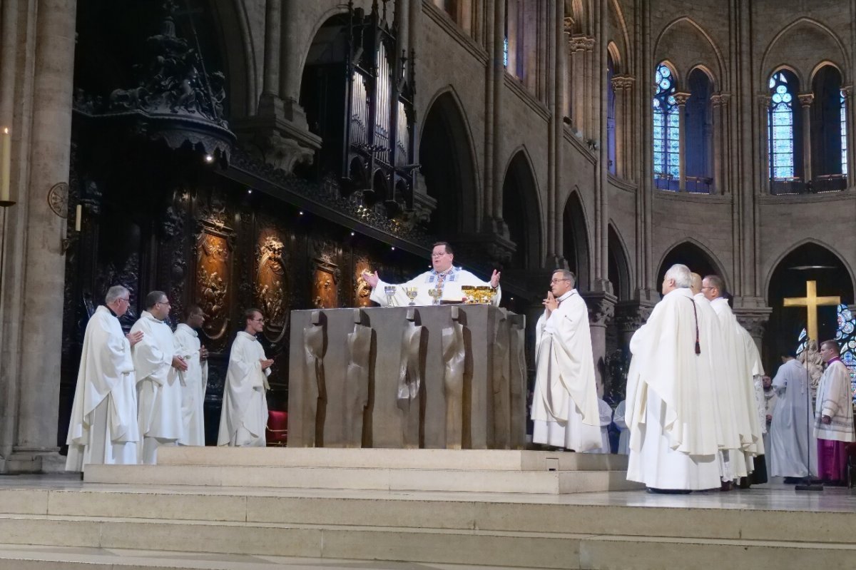 Messe anticipée de l'Assomption. © Yannick Boschat / Diocèse de Paris.