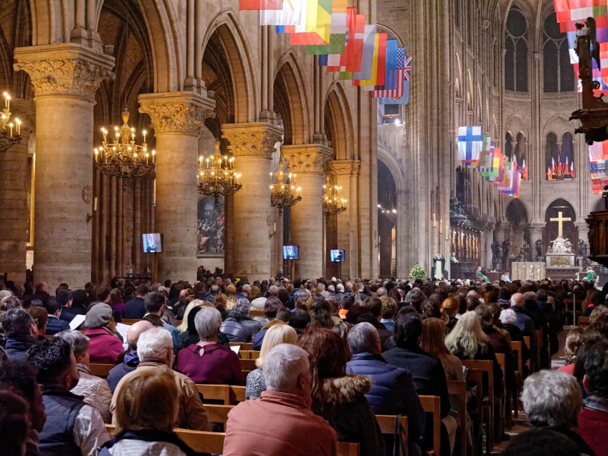 Messe pour le centenaire de la fin de la Première Guerre mondiale. © Yannick Boschat / Diocèse de Paris.