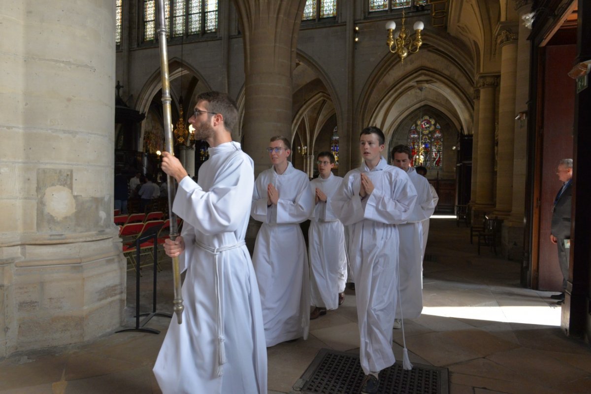 Messe et veillée de prière pour les futurs prêtres. © Marie-Christine Bertin / Diocèse de Paris.