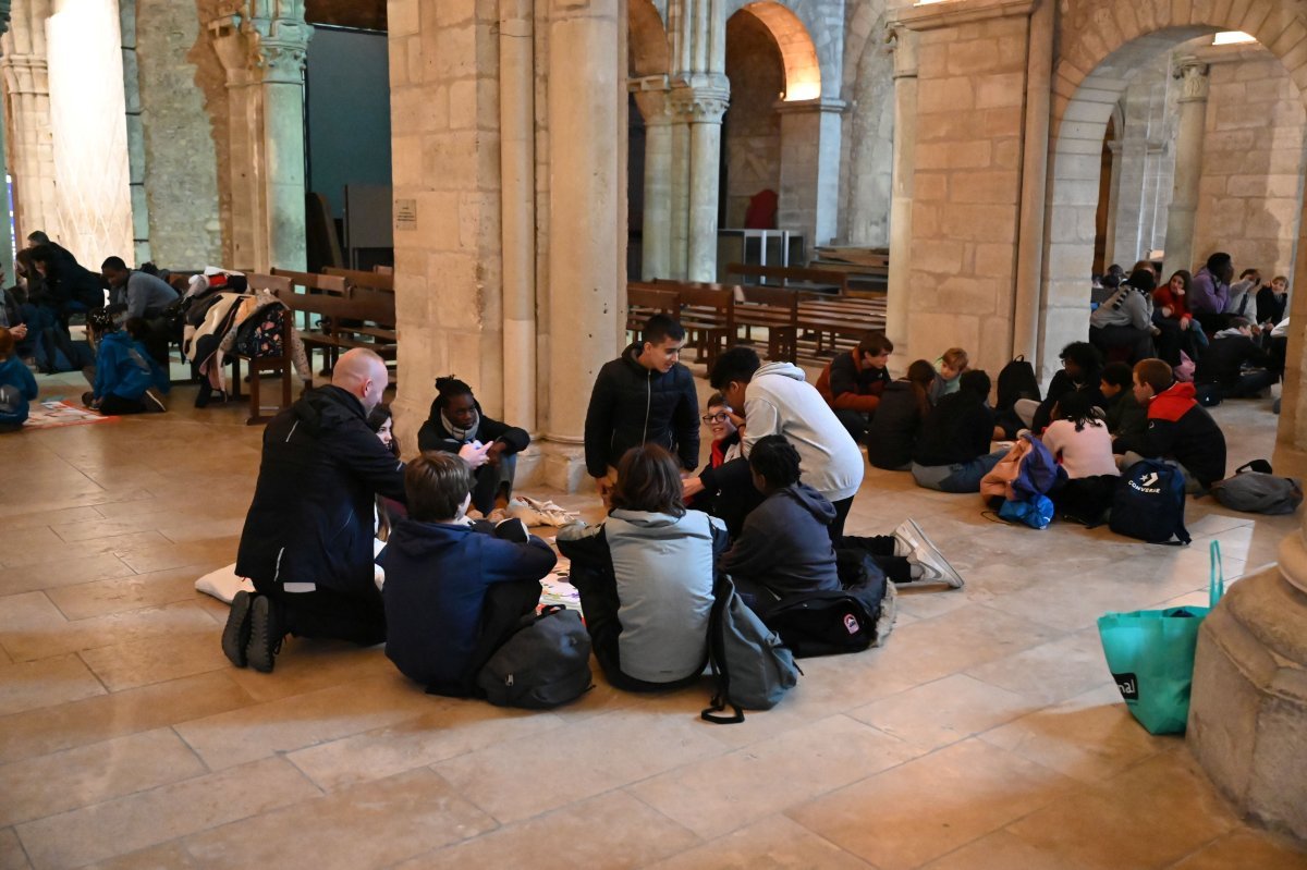 Rassemblement des jeunes au service de la liturgie 2024. © Marie-Christine Bertin / Diocèse de Paris.