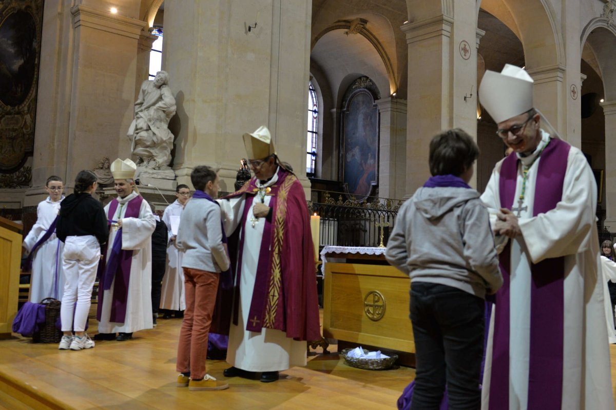 Appel décisif des jeunes catéchumènes en 2020. © Marie-Christine Bertin / Diocèse de Paris.