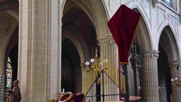 Vendredi saint : ostension de la Couronne d'épines à Saint-Germain l'Auxerrois