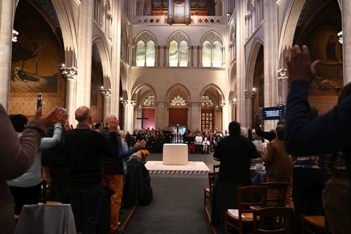 Atelier à Saint-Ignace. © Marie-Christine Bertin / Diocèse de Paris.