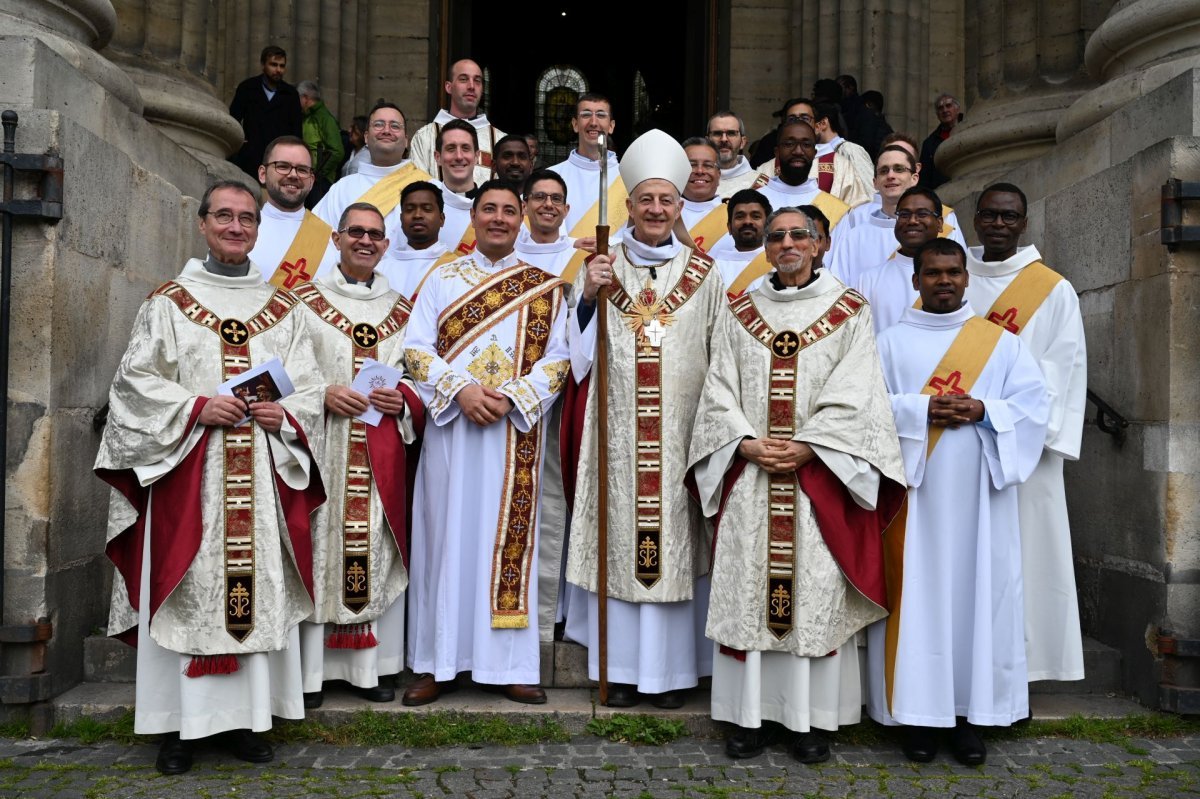 Ordinations diaconales de jésuites. © Marie-Christine Bertin / Diocèse de Paris.