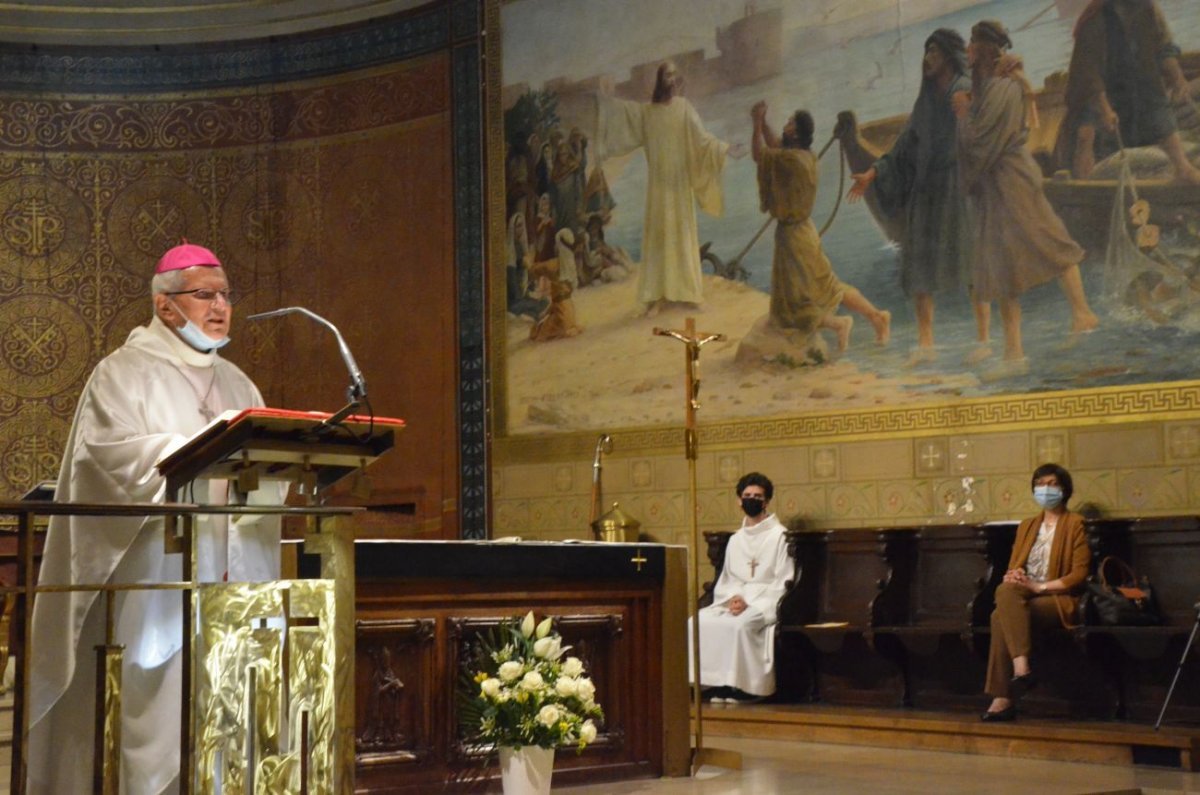 Messe à la mémoire de Mgr Surat. © Michel Pourny / Diocèse de Paris.