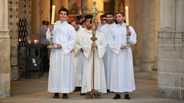 Messe de rentrée du séminaire 2025 avec rite d'admission des candidats (…). (c) Marie-Christine Bertin / Diocèse de Paris.