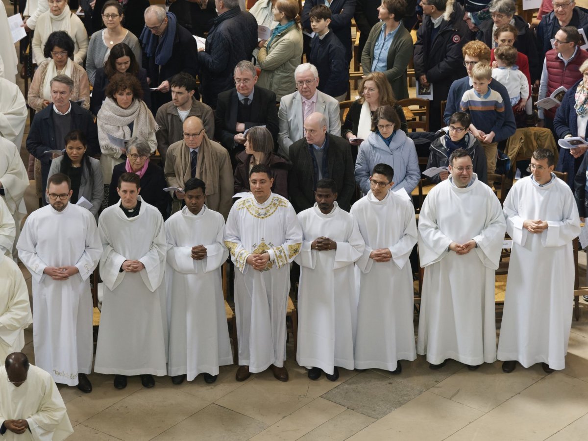 Ordinations diaconales de jésuites. © Yannick Boschat / Diocèse de Paris.