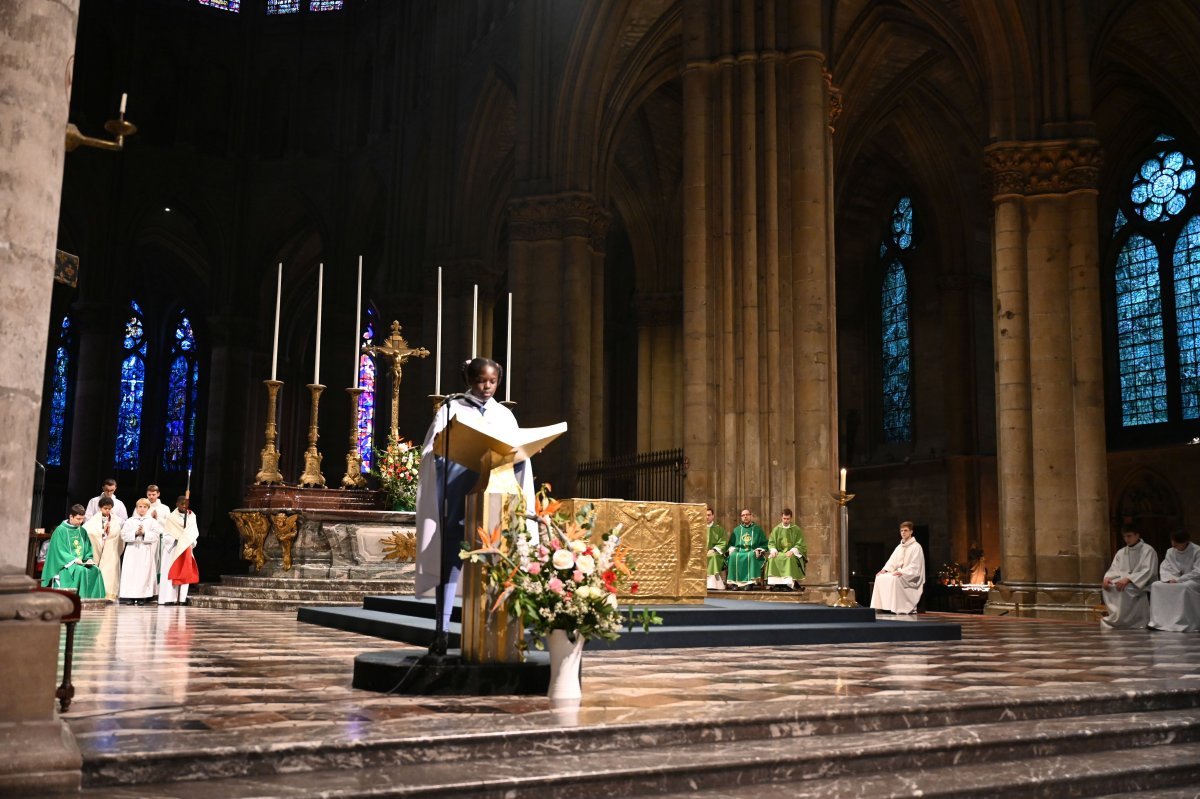 Rassemblement des jeunes au service de la liturgie 2024. © Marie-Christine Bertin / Diocèse de Paris.