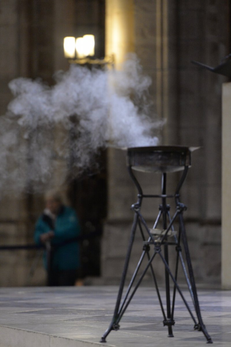 Vêpres de la fête de l'Immaculée Conception. © Marie-Christine Bertin / Diocèse de Paris.