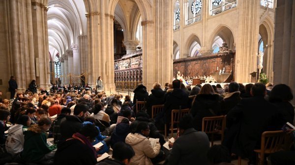 Messe de réouverture de Notre-Dame pour les collégiens et lycéens