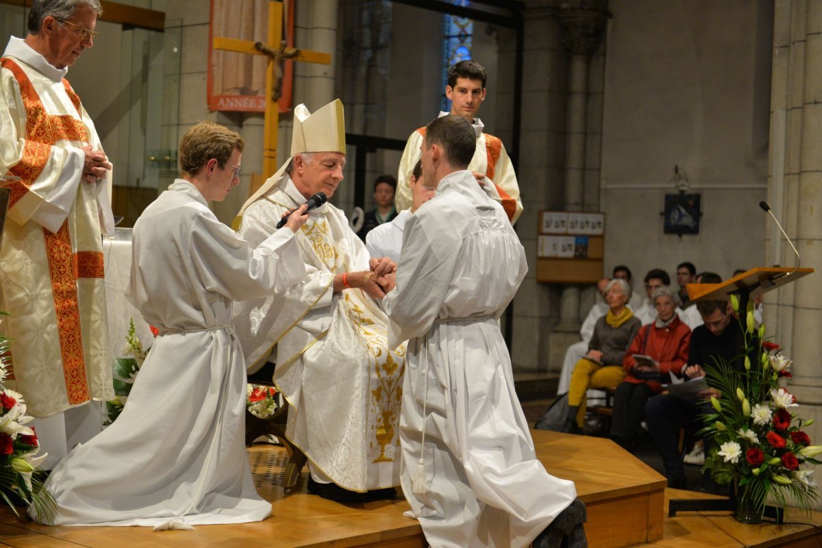 Ordinations diaconales en vue du sacerdoce à Saint-Hippolyte. © Marie-Christine Bertin / Diocèse de Paris.