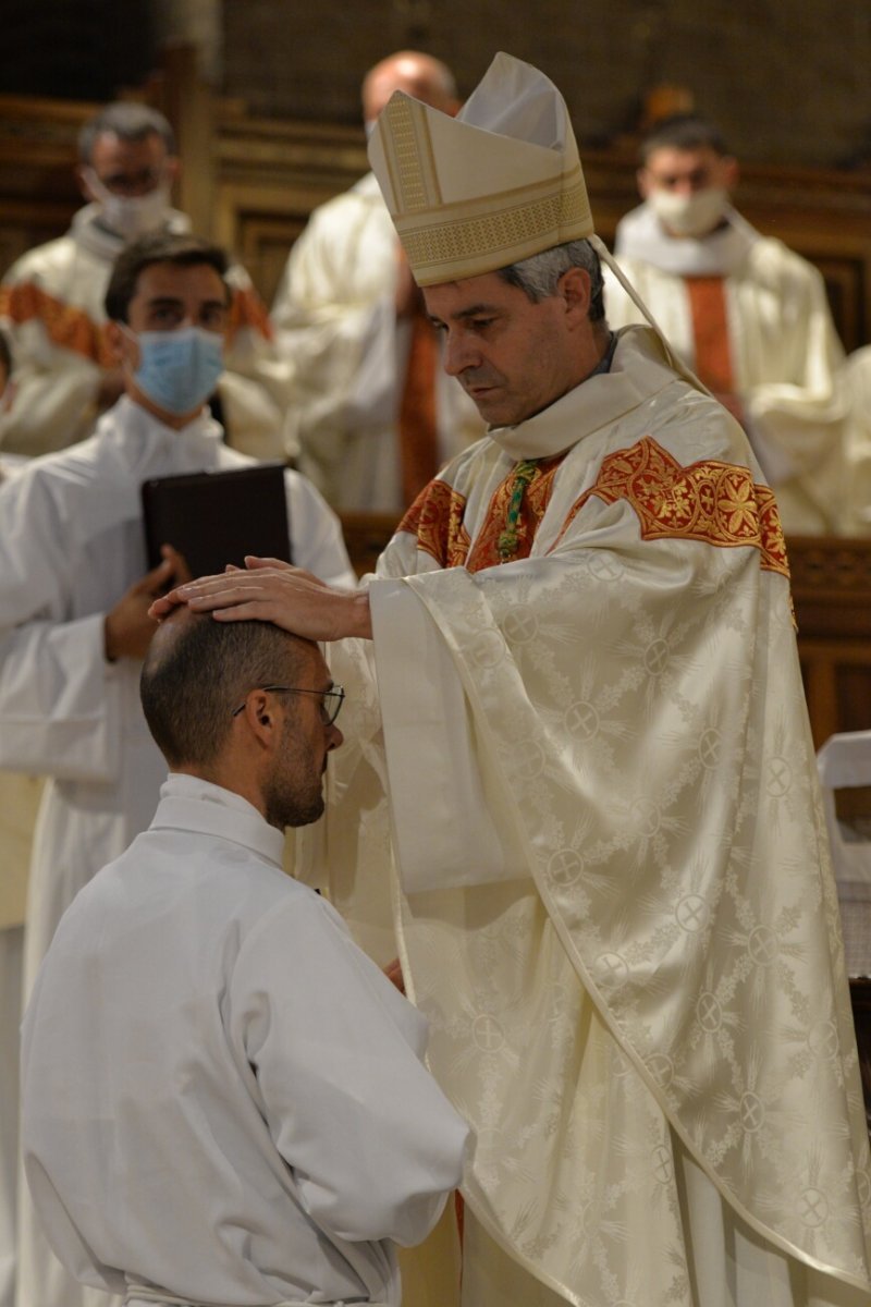 Ordinations diaconales en vue du sacerdoce 2020 à Saint-Michel (18e). © Marie-Christine Bertin / Diocèse de Paris.