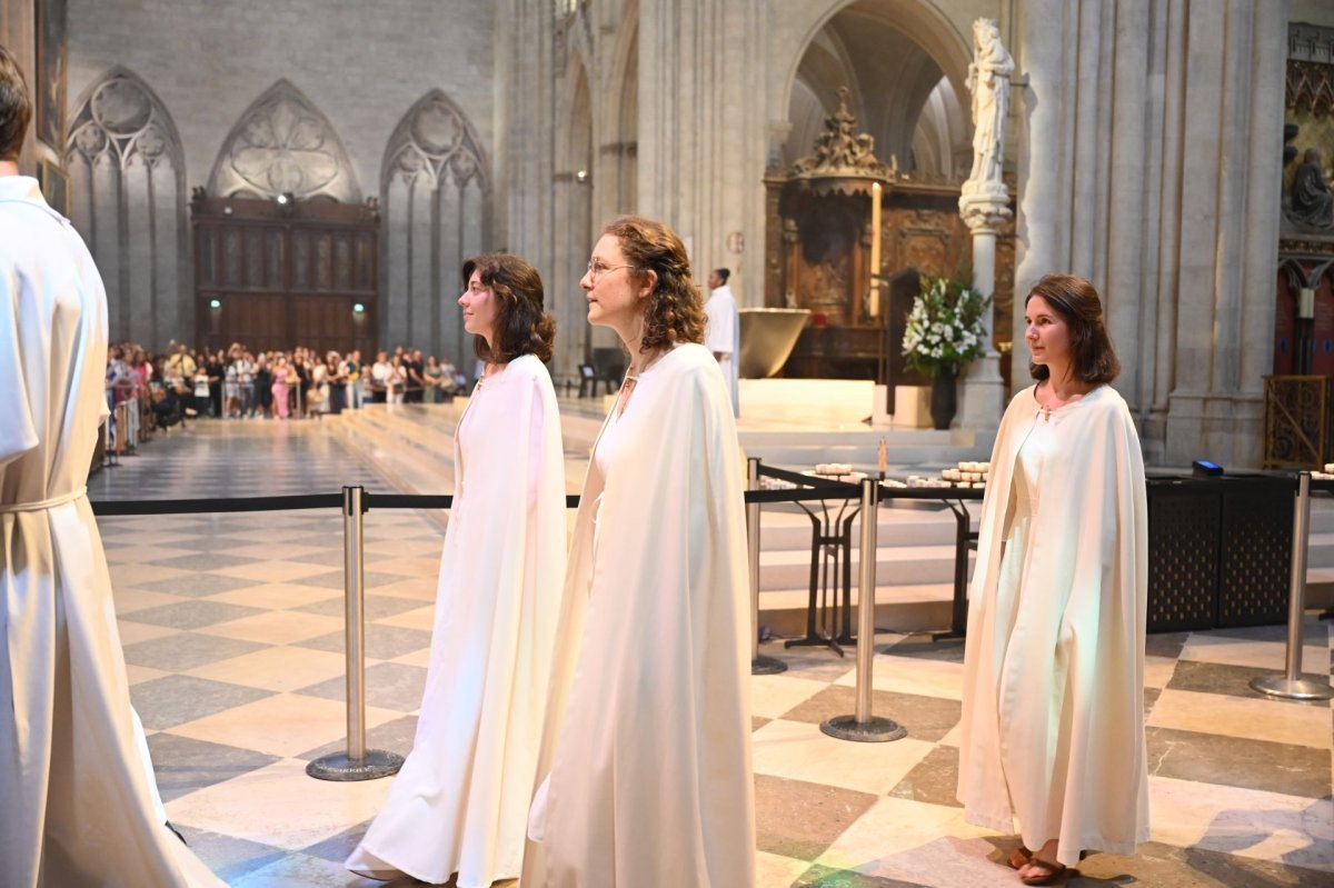 Consécration dans l'Ordre des Vierges 2025. © Marie-Christine Bertin / Diocese de Paris.
