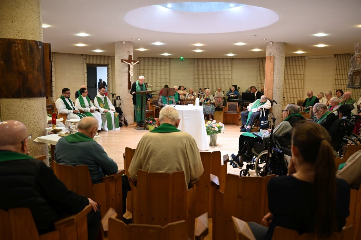 Messe des nouveaux prêtres à la Maison Marie-Thérèse. © Marie-Christine Bertin / Diocèse de Paris.