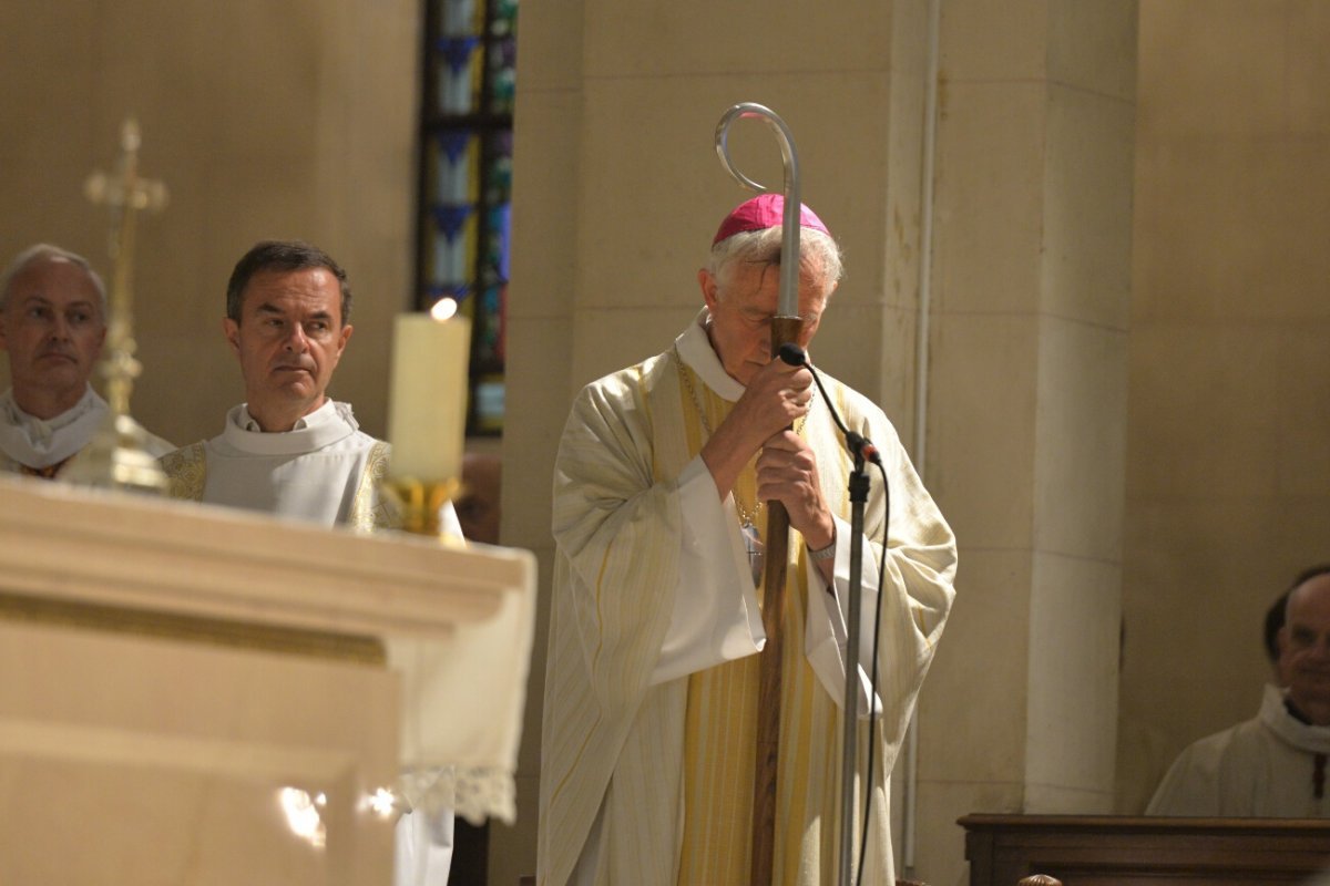 Ordinations diaconales en vue du sacerdoce 2019. Par Mgr Philippe Marsset, évêque auxiliaire de Paris, le 22 septembre 2019 à Saint-Jean-Baptiste de Grenelle. © Marie-Christine Bertin / Diocèse de Paris.