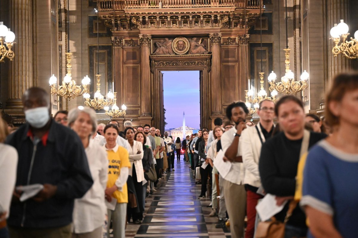 Messe de bénédiction des volontaires pour la visite du Pape Léon XIV à Paris. © Marie-Christine Bertin / Diocèse de Paris.