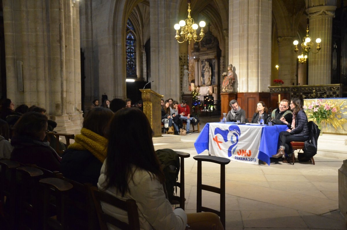 Table-ronde sur l'écologie intégrale à Saint-Germain l'Auxerrois. © Michel Pourny / Diocèse de Paris.