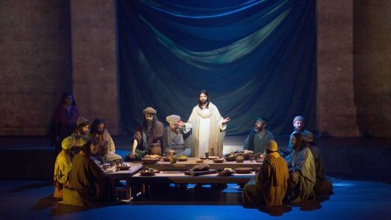 “Jésus” sur la scène du Palais des sports