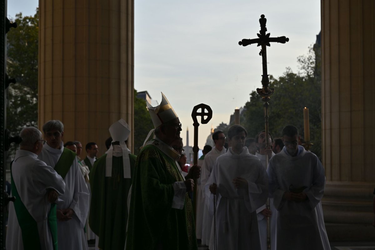 Messe de bénédiction des volontaires pour la visite du Pape Léon XIV à Paris. © Marie-Christine Bertin / Diocèse de Paris.