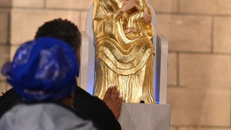 Veillée de l'espérance à la basilique Notre-Dame du Perpétuel Secours. 