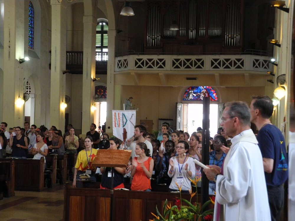 24 juillet, louange, carrefours et messe à la cathédrale de Cayenne. © © Marie-Christine Bertin / Diocèse de Paris.