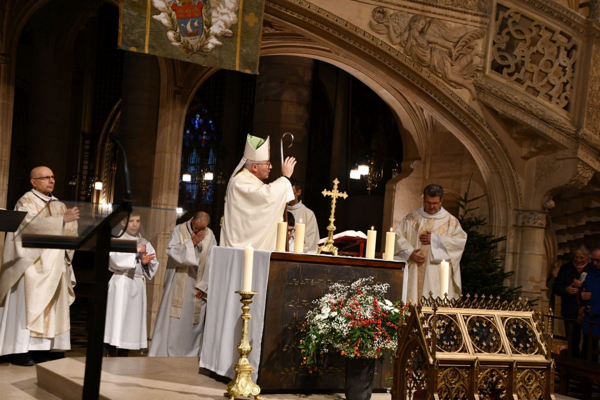 Neuvaine à sainte Geneviève : Messe solennelle et procession. © Michel Pourny / Diocèse de Paris.