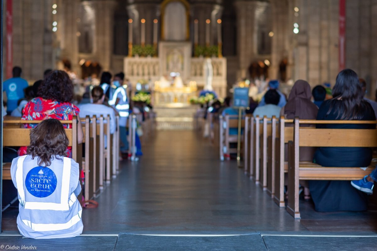 Messe de l'Assomption au Sacré-Cœur de Montmartre. © Procession “M de Marie” jusqu'au Sacré-Cœur de Montmartre.