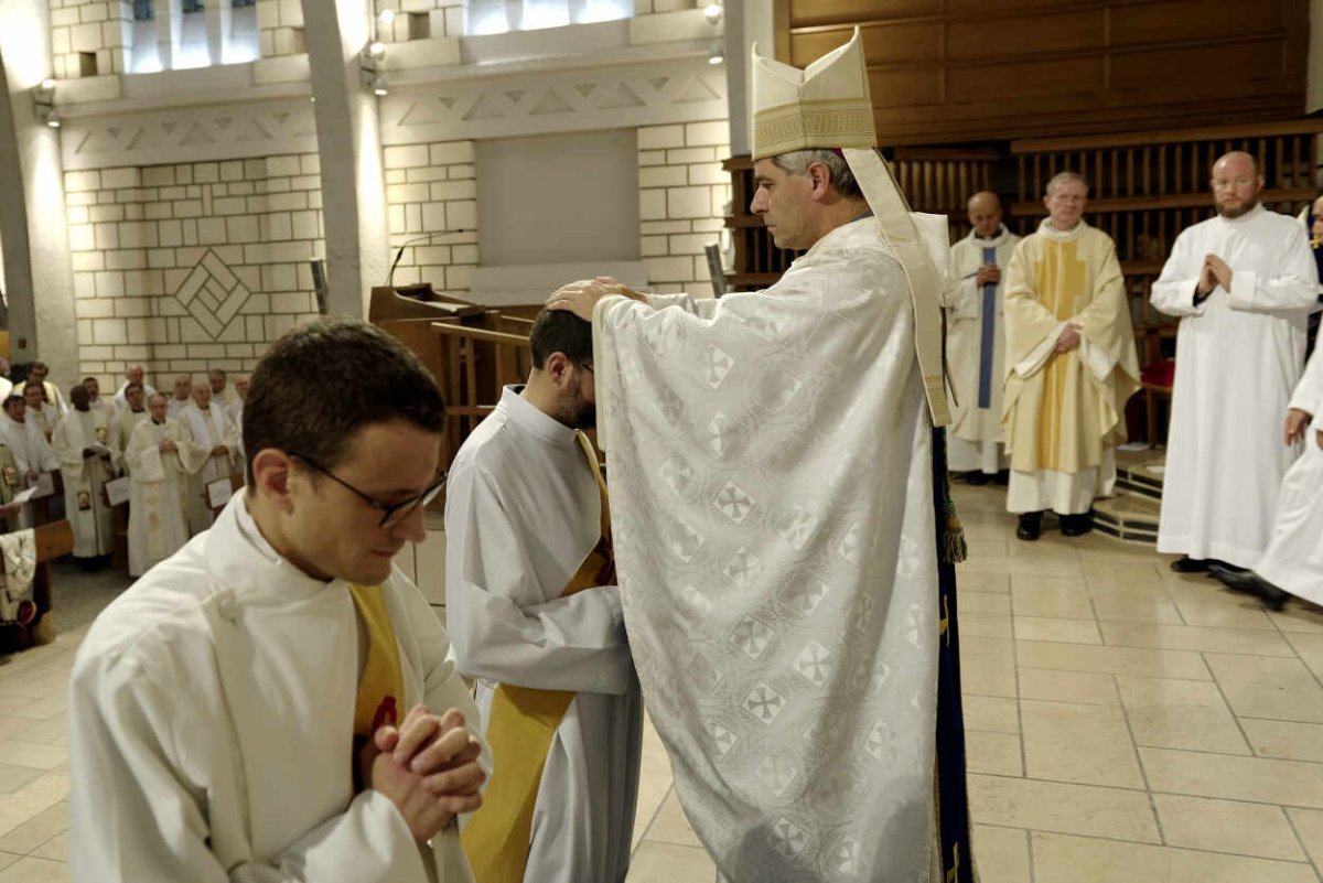 Ordinations pour la Compagnie de Jésus. © Trung Hieu Do / Diocèse de Paris.