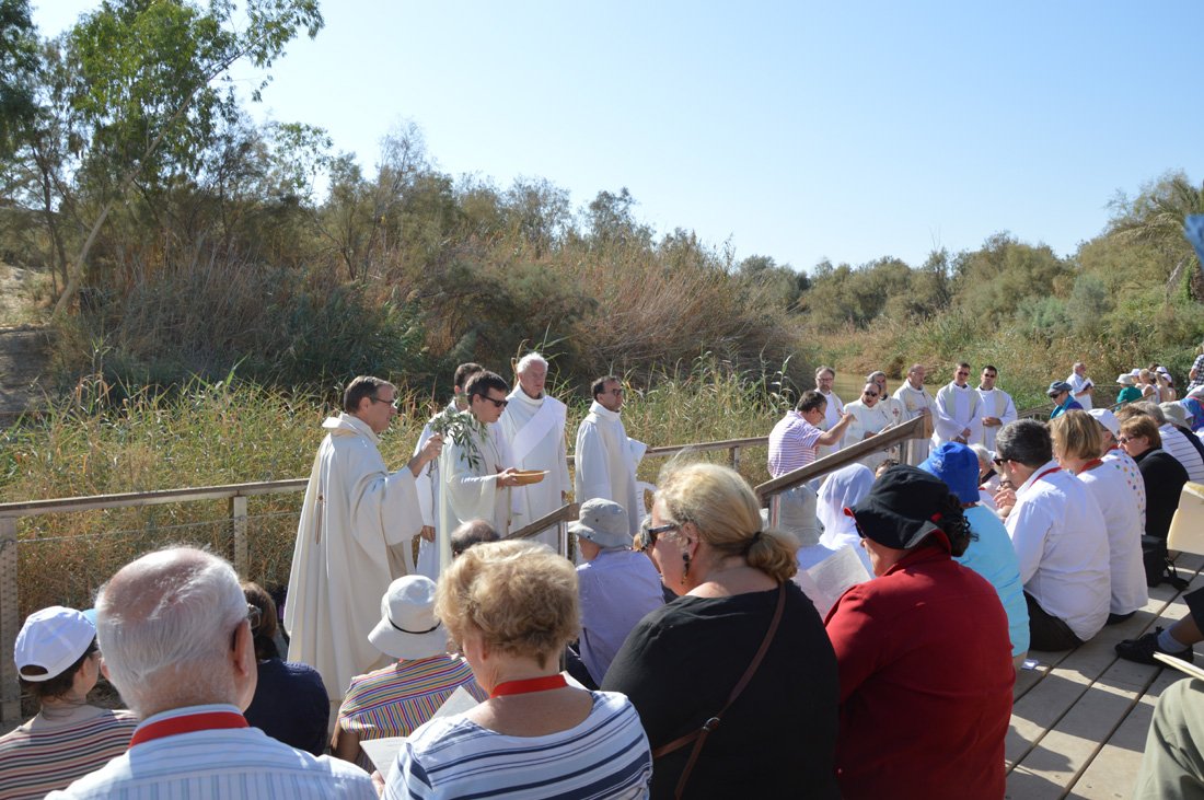 Samedi 26 octobre, messe célébrée au bord du Jourdain. © Pierre-Louis Lensel / Diocèse de Paris.