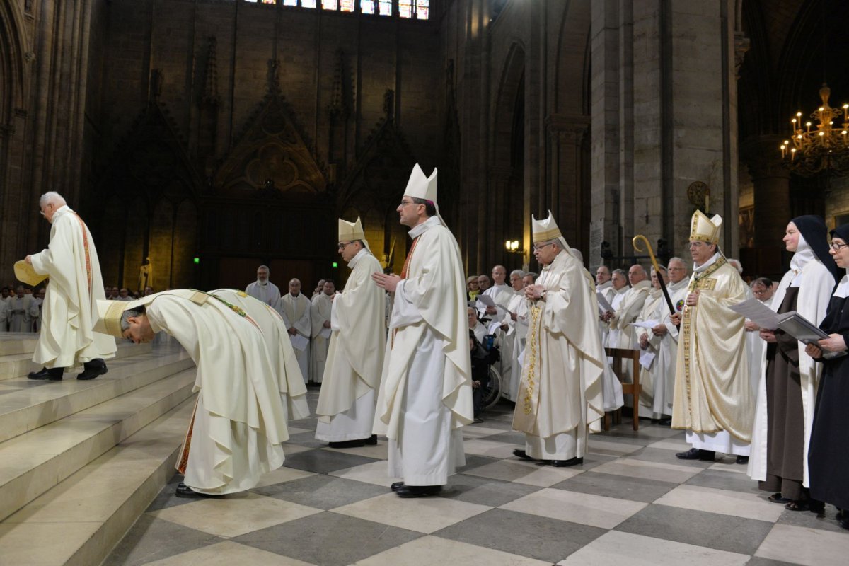 Procession d'entrée. © Marie-Christine Bertin / Diocèse de Paris.