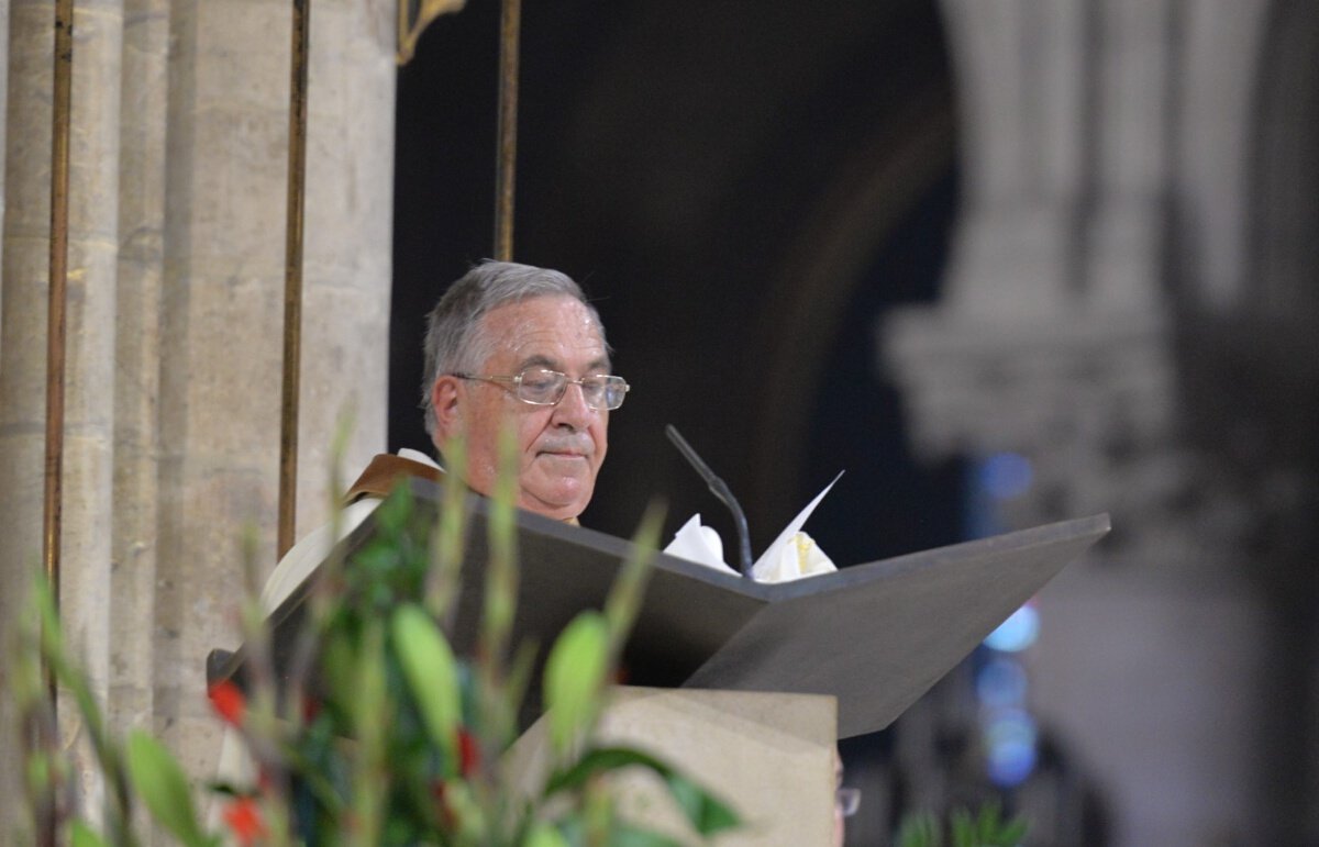 Lecture des lettres du Siège apostolique. © Marie-Christine Bertin / Diocèse de Paris.