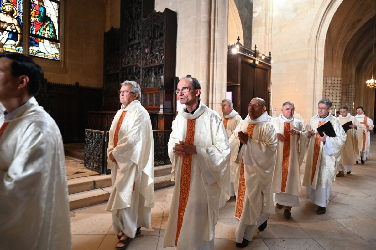 Institutions de séminaristes au lectorat et à l'acolytat. © Marie-Christine Bertin / Diocese de Paris.
