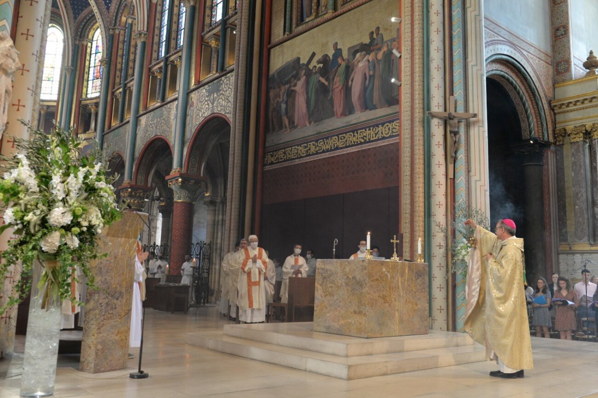 Ordinations diaconales en vue du sacerdoce 2020 à Saint-Germain des Prés (6e). © Marie-Christine Bertin / Diocèse de Paris.