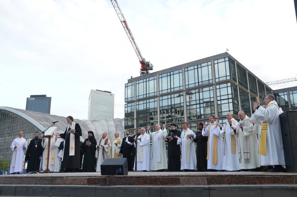 Rassemblement “Pâques 2017” à La Défense. 