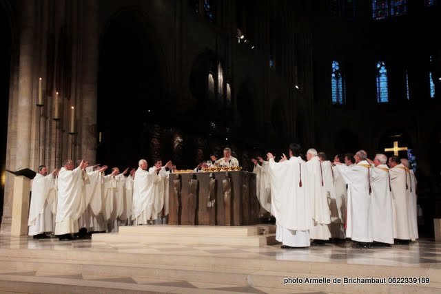 Liturgie de l'Eucharistie. © Armelle de Brichambaut.