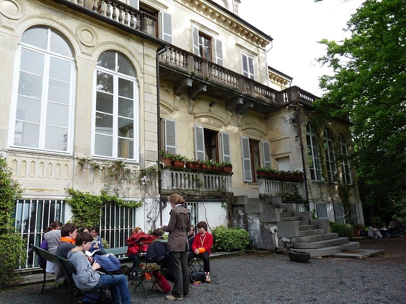 Visite de la maison où il a passé ses vacances. Tous droits réservés 