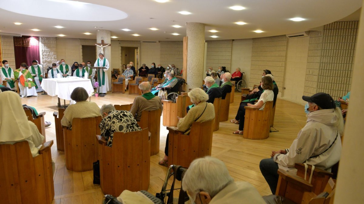 Messe des nouveaux prêtres à la Maison Marie-Thérèse. © Marie-Christine Bertin / Diocèse de Paris.