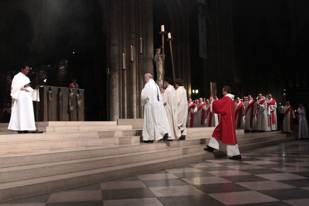 Procession de l'Évangéliaire. Photo © Yannick Boschat 