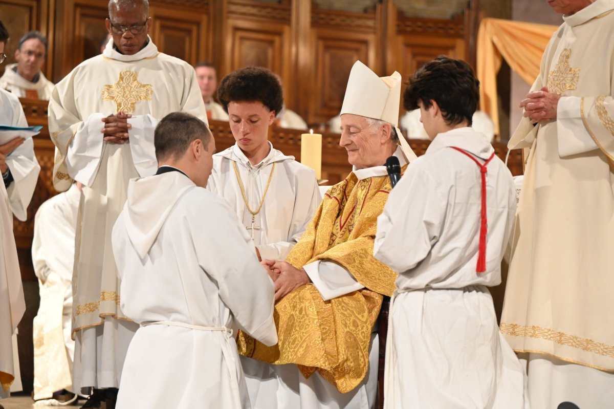 Ordinations diaconales en vue du sacerdoce 2024 du 6 octobre 2024. © Marie-Christine Bertin / Diocèse de Paris.