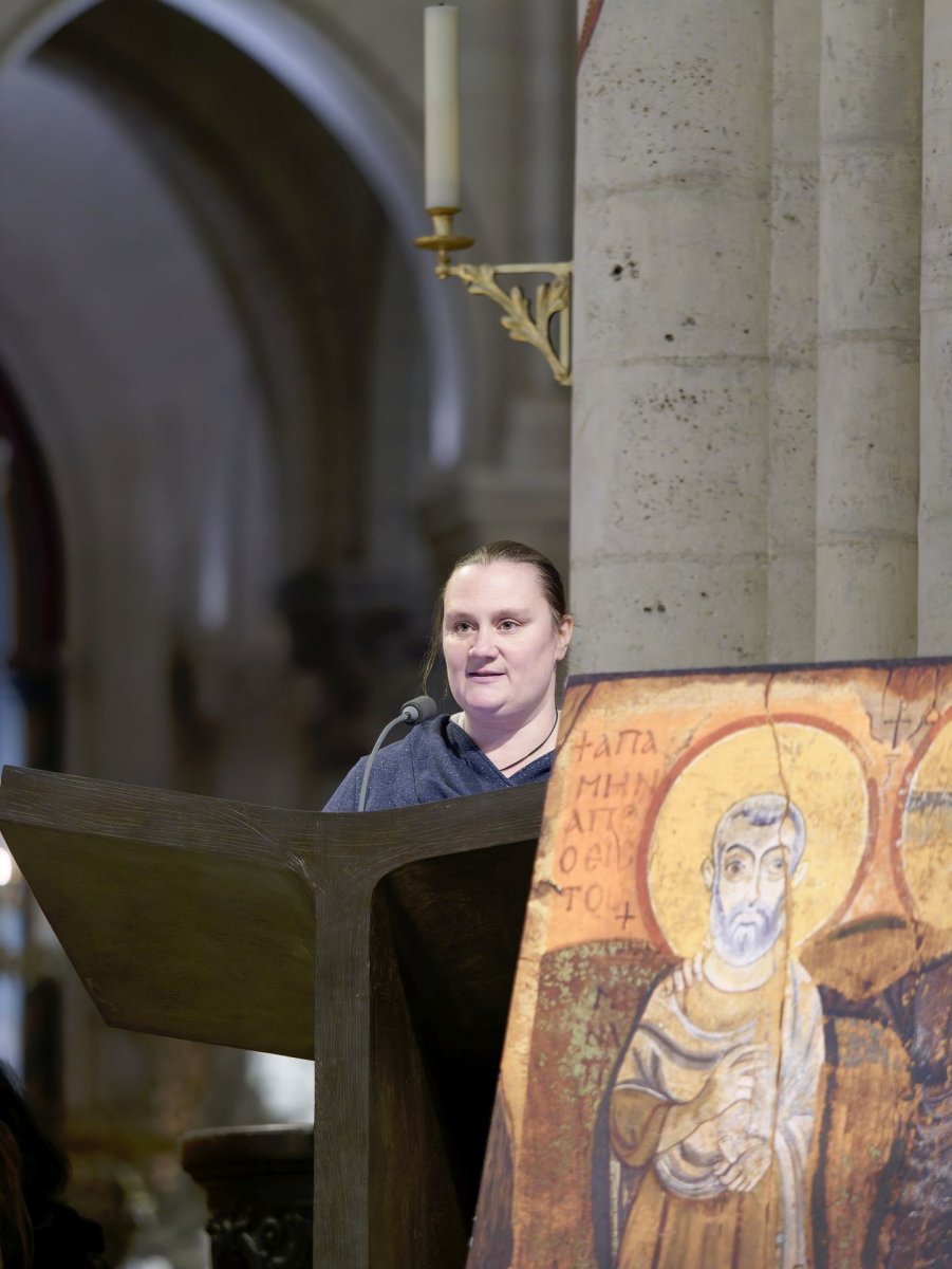 Prière du milieu du jour à Notre-Dame de Paris. © Yannick Boschat / Diocèse de Paris.