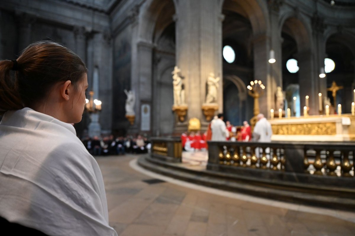 Confirmation des adultes de décembre 2023. © Marie-Christine Bertin / Diocèse de Paris.