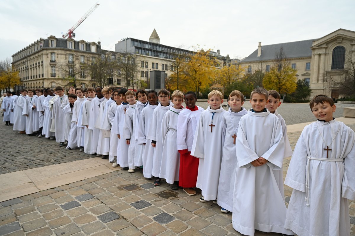 Rassemblement des jeunes au service de la liturgie 2024. © Marie-Christine Bertin / Diocèse de Paris.