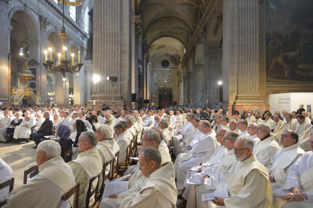 Messe chrismale 2022. © Marie-Christine Bertin / Diocèse de Paris.