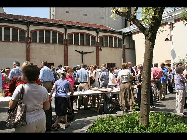 Juin 2010 : Centenaire de la paroisse Saint-Jean-Baptiste de la Salle (15e). 