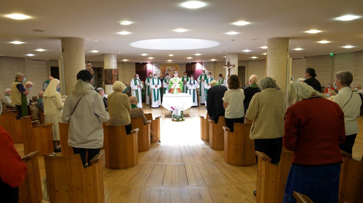 Messe des nouveaux prêtres à la Maison Marie-Thérèse. © Marie-Christine Bertin / Diocèse de Paris.