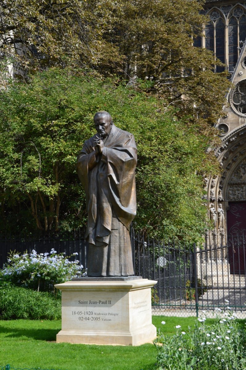 Statue de saint Jean-Paul II. © Mathilde de Brunier.